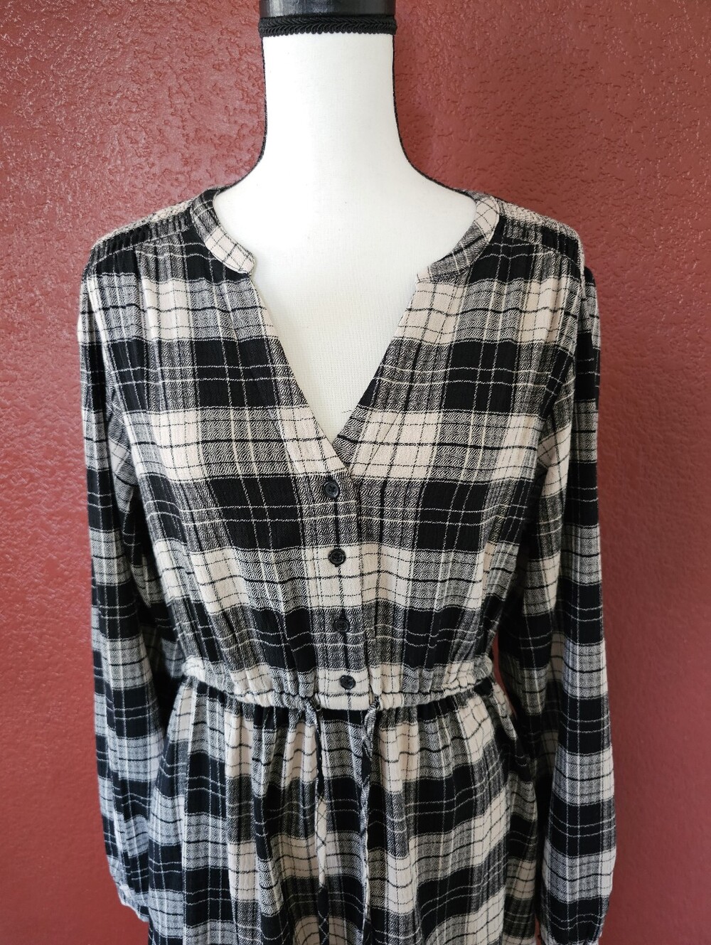 Knox Rose Black and Cream Plaid Button-Front Long Sleeve Dress - Picture 3 of 9